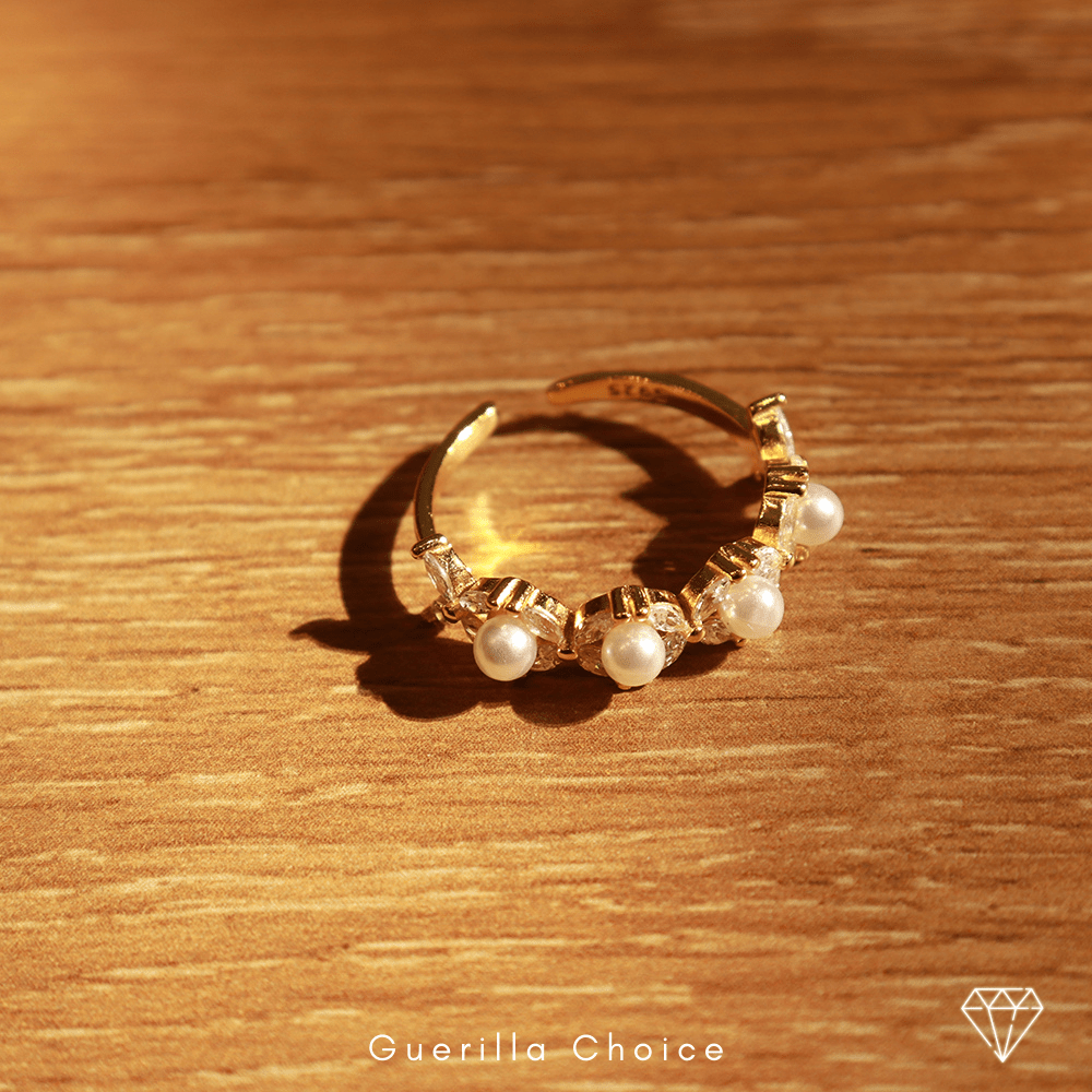 NOELLE SAINT GOLD RING | Silver Fox Sales