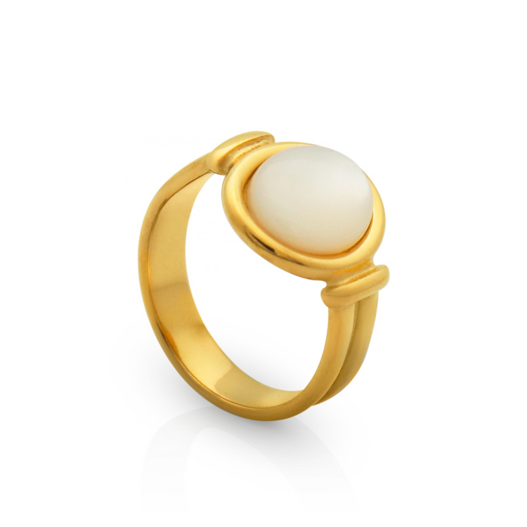 Neva Langais gold ring featuring a unique design with a glossy round stone, perfect for any jewelry collection.