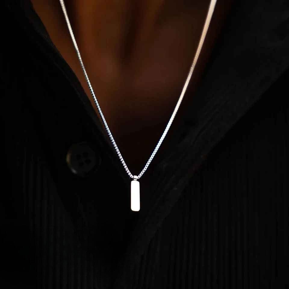 Linéaire Minimal Pendant Necklace | Silver Fox Sales