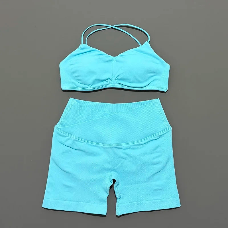 Women’s 2-Piece Seamless Gym Set – Crop Top & High-Waist Shorts