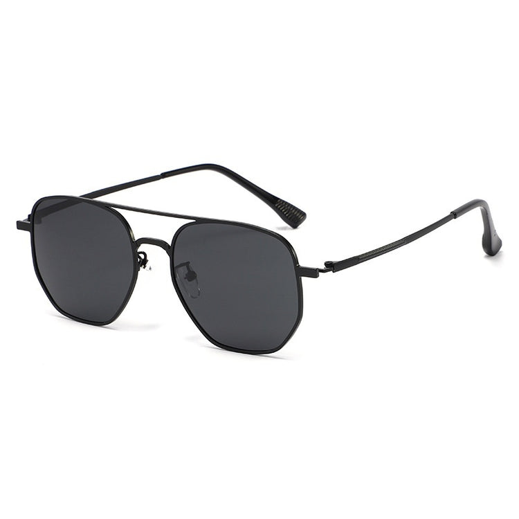 Polarized fashion sunglasses in black frame with black-gray lens, stylish polygon design for European and American fashion.