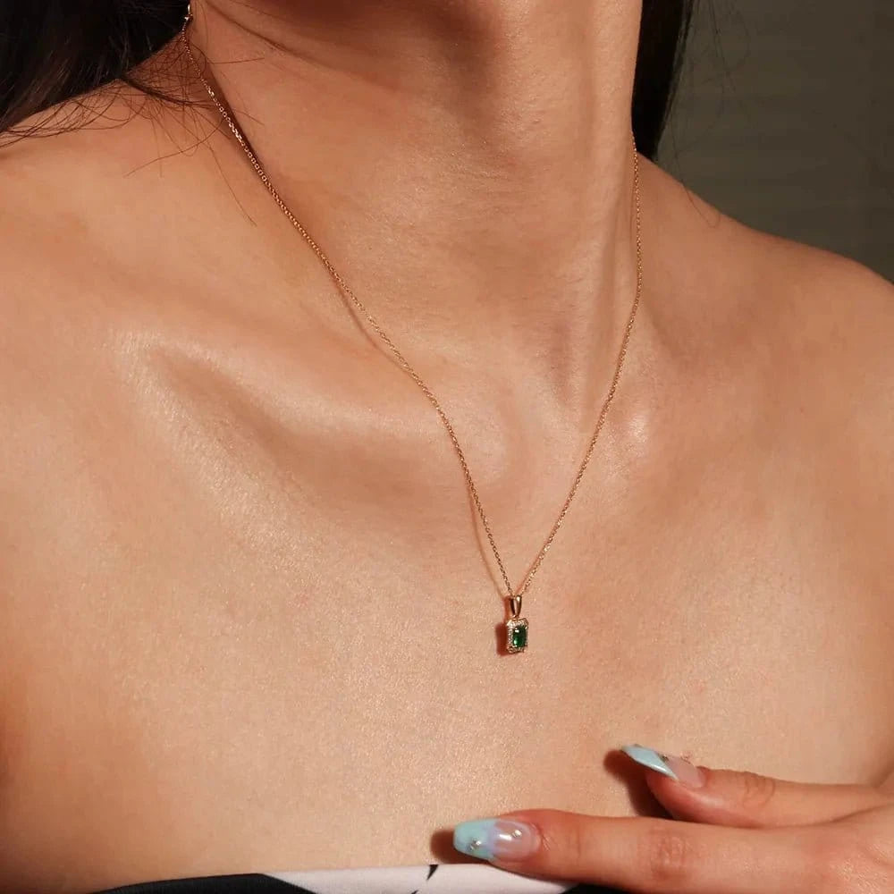 Lumière 18 Carat Gold Emerald Necklace | Silver Fox Sales