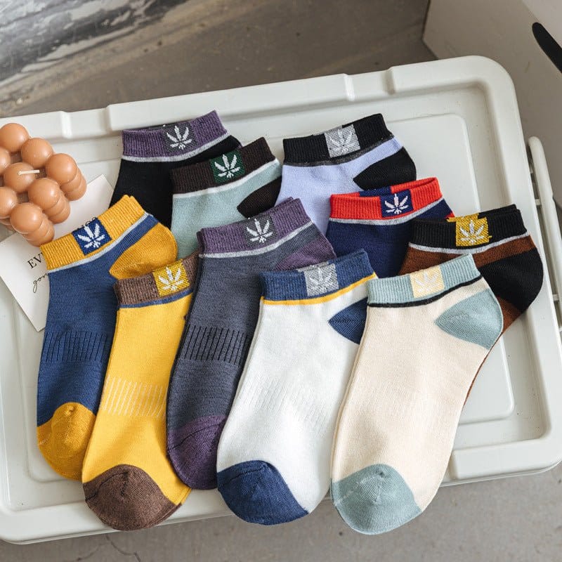 Maple Leaf Side-Logo Mens Short Socks in various colors, showcasing a stylish contrasting design and low cut style.