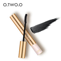 3D Mascara Lengthening Waterproof Mascara brush and tube with black pigment for beauty makeup.