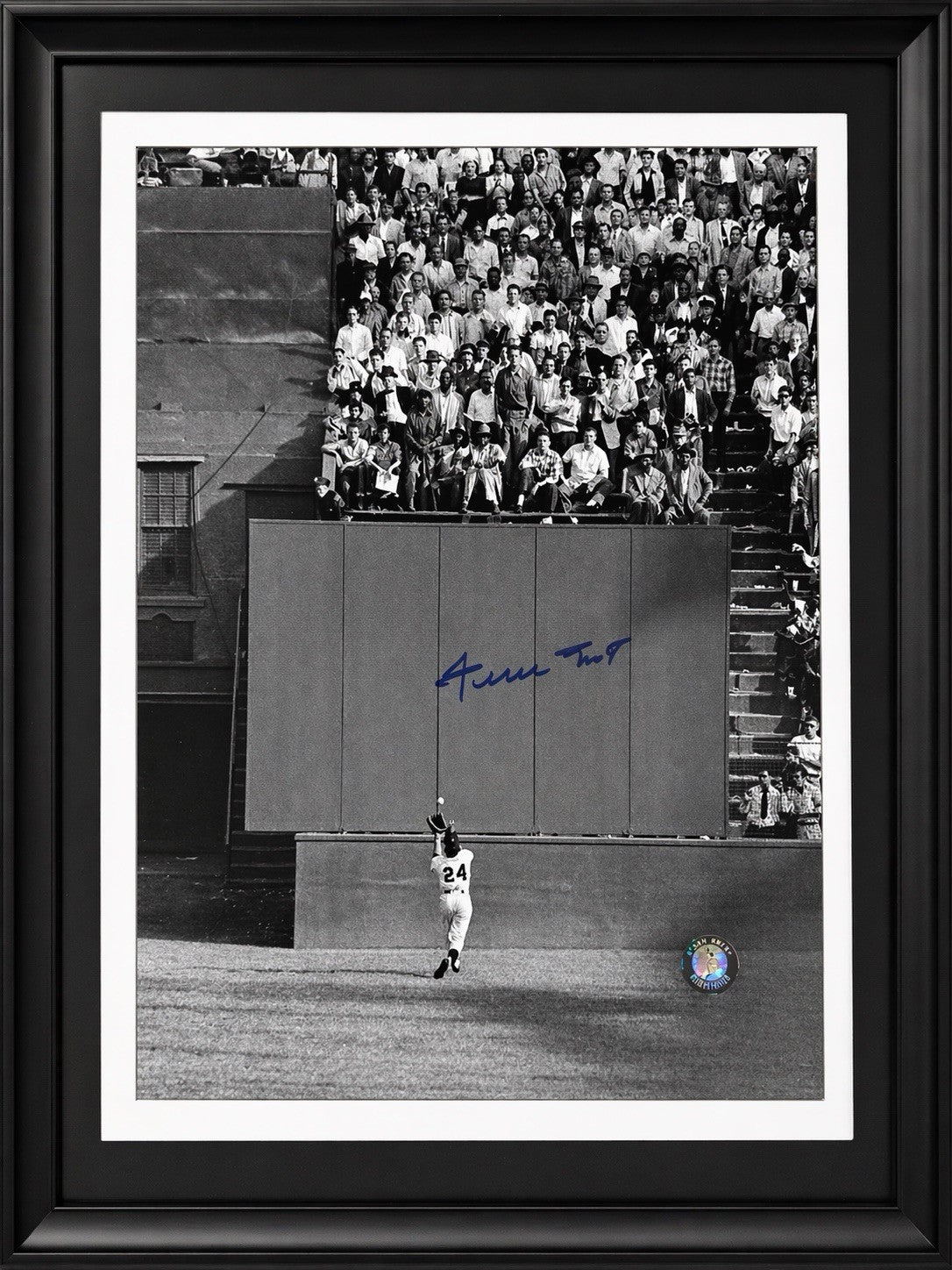 Willie Mays signed framed 8x10 The Catch photo